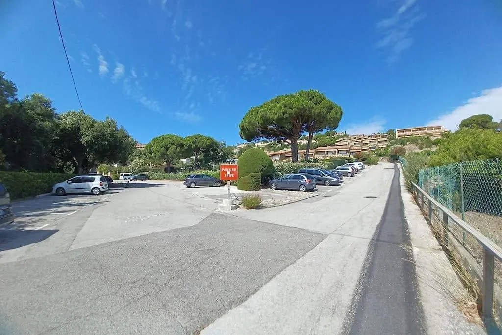 A Few Steps From The Beach, Very Comfortable Le Lavandou France