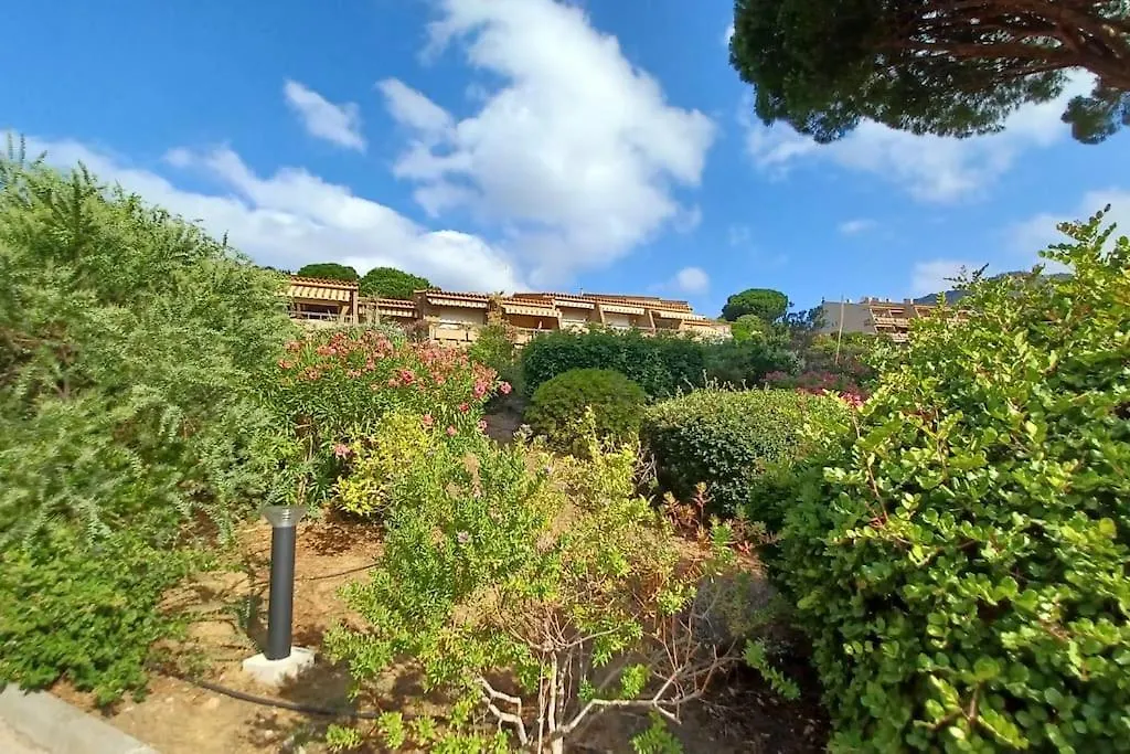 A Few Steps From The Beach, Very Comfortable Le Lavandou