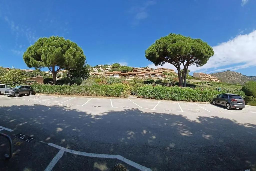 A Few Steps From The Beach, Very Comfortable Le Lavandou